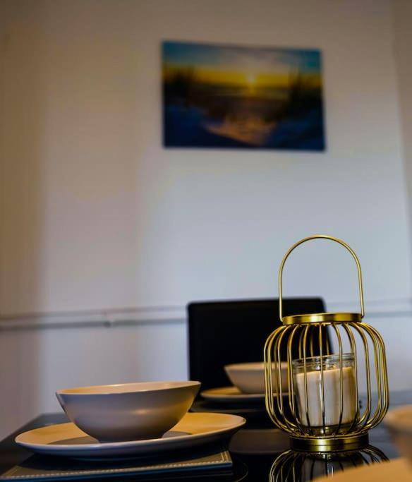 2 Bedrooms -Parking-Very Spacious-Wifi Londres Exterior foto