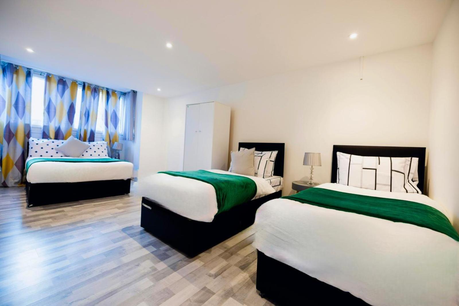 2 Bedrooms -Parking-Very Spacious-Wifi Londres Exterior foto